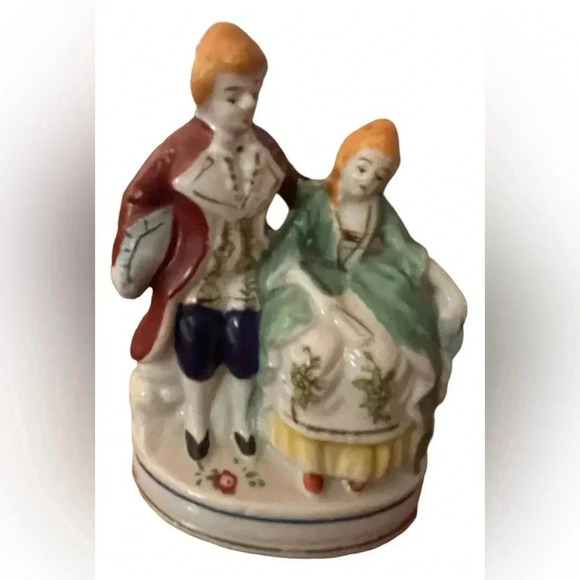 Vintage Made in Occupied Japan Courting Victorian Ceramic Figurine - Picture 1 of 5